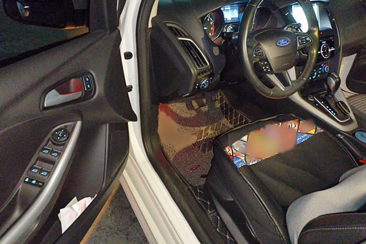 Used Ford Focus 2015 Hatchback EcoBoost 180 Automatic Sport Model Interior 3