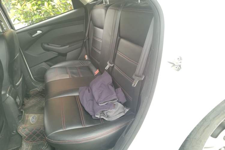 Used Ford Focus 2015 Hatchback 1.6L Manual Comfort Edition Interior 4