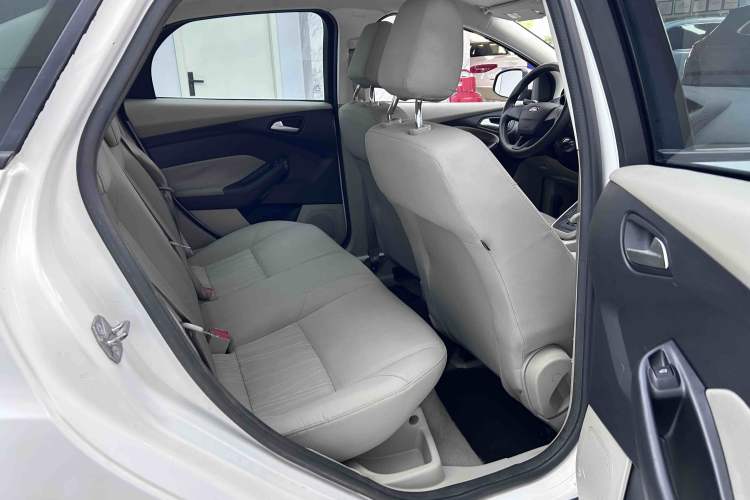 Used Ford Focus 2015 Sedan 1.6L Automatic Comfort Model Interior 4