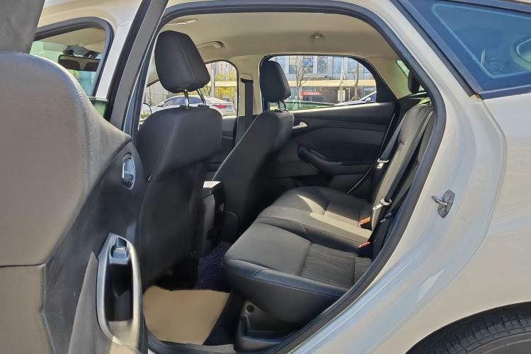 Used Ford Focus 2015 Hatchback 1.6L Automatic Comfort Model Interior 4