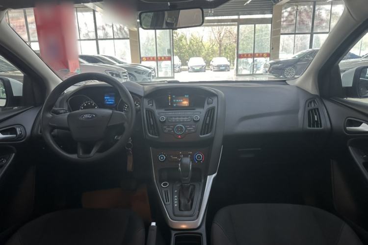 Used Ford Focus 2015 Hatchback 1.6L Automatic Comfort Model Interior 4