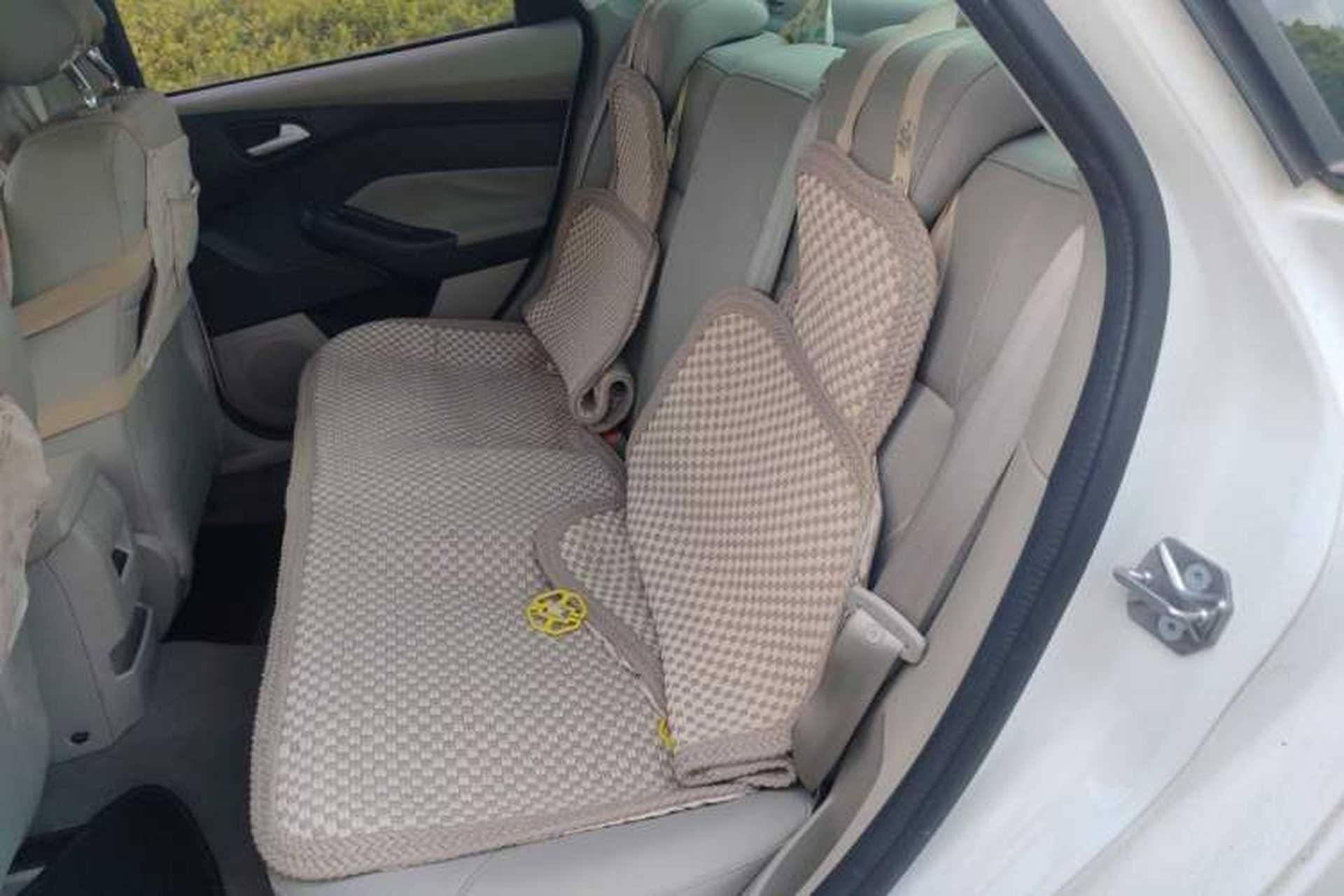 Used Ford Focus 2015 Sedan 1.6L Manual Comfort Model Interior 4