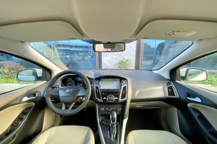 Used Ford Focus 2015 Sedan 1.6L Automatic Comfort Model Interior 4