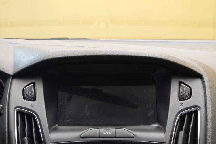 Used Ford Focus 2015 Hatchback 1.6L Automatic Comfort Model Interior 5