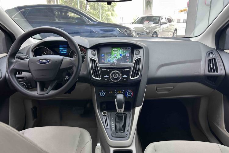 Used Ford Focus 2015 Sedan 1.6L Automatic Comfort Model Interior 5
