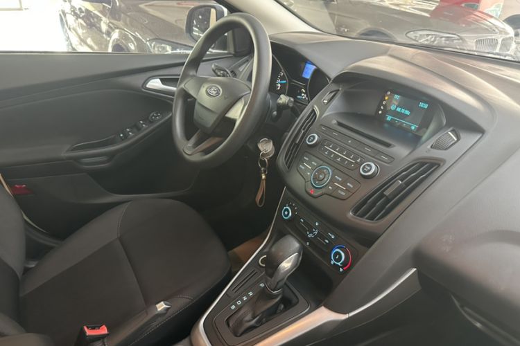 Used Ford Focus 2015 Hatchback 1.6L Automatic Comfort Model Interior 5