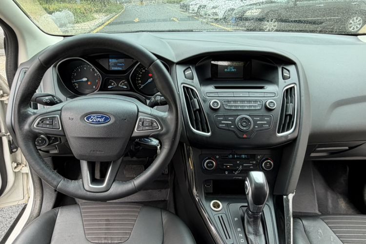 Used Ford Focus 2015 Sedan 1.6L Automatic Trend Model Interior 7
