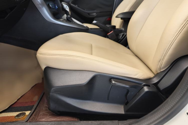 Used Ford Focus 2015 Hatchback 1.6L Automatic Comfort Model Interior 8
