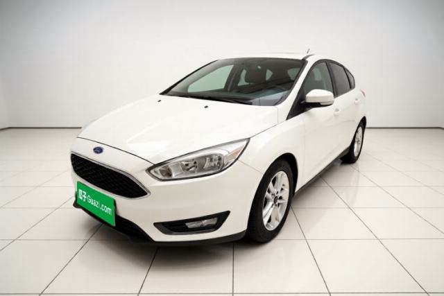 Ford Focus 2015 Hatchback 1.6L Automatic Fashion Edition مستعملة