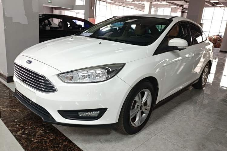 Used Ford Focus 2015 Sedan 1.6L Automatic Comfort Model Guazi used car, China used car export, Used car for sale, Used Ford cars, Cheapest cars for sale