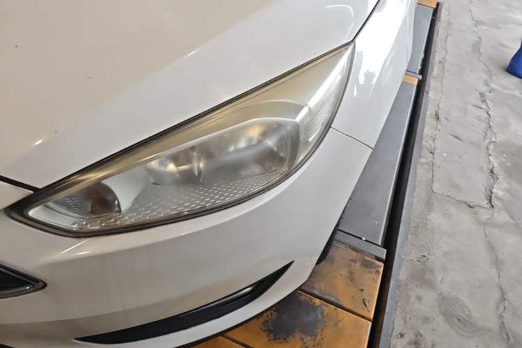 Used Ford Focus 2015 Hatchback 1.6L Automatic Comfort Model Left Front Headlight