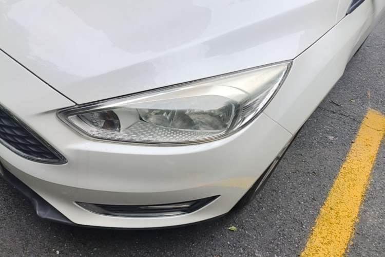 Used Ford Focus 2015 Hatchback 1.6L Automatic Fashion Edition Left Front Headlight