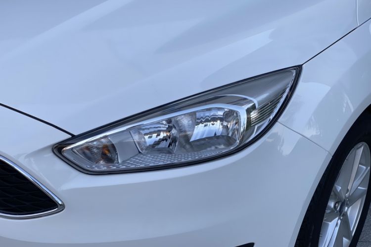 Used Ford Focus 2015 Hatchback 1.6L Manual Fashion Edition Left Front Headlight