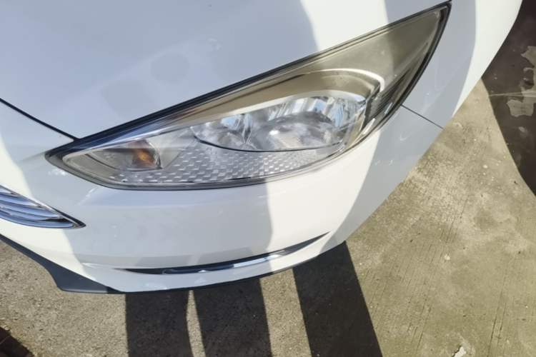 Used Ford Focus 2015 Sedan 1.6L Automatic Trend Model Left Front Headlight
