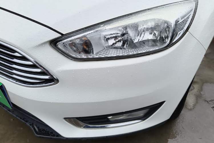 Used Ford Focus 2015 Sedan EcoBoost 180 Automatic Elite Model Left Front Headlight