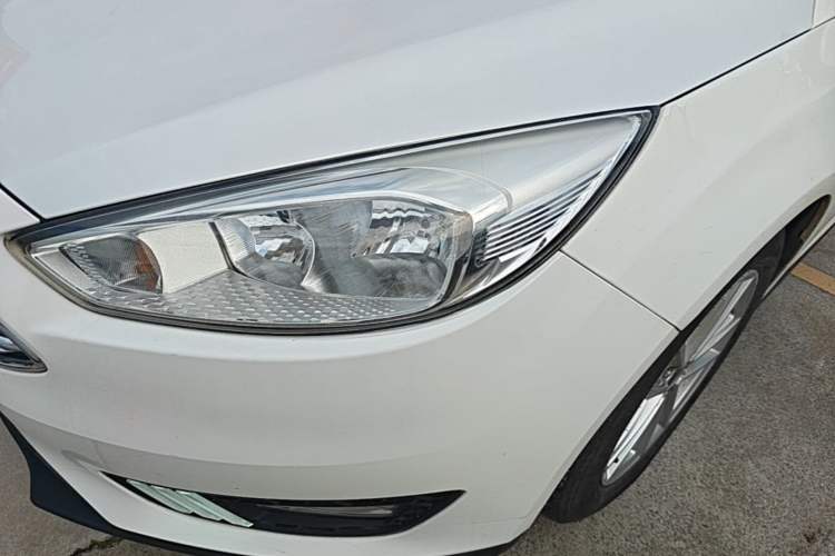 Used Ford Focus 2015 Sedan EcoBoost 180 Automatic Elite Model Left Front Headlight