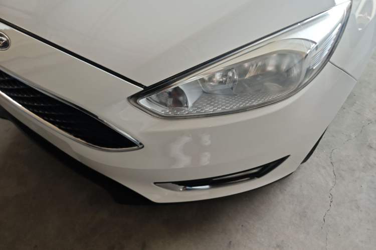 Used Ford Focus 2015 Hatchback 1.6L Automatic Fashion Edition Left Front Headlight