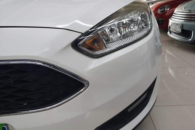 Used Ford Focus 2015 Hatchback 1.6L Automatic Comfort Model Left Front Headlight
