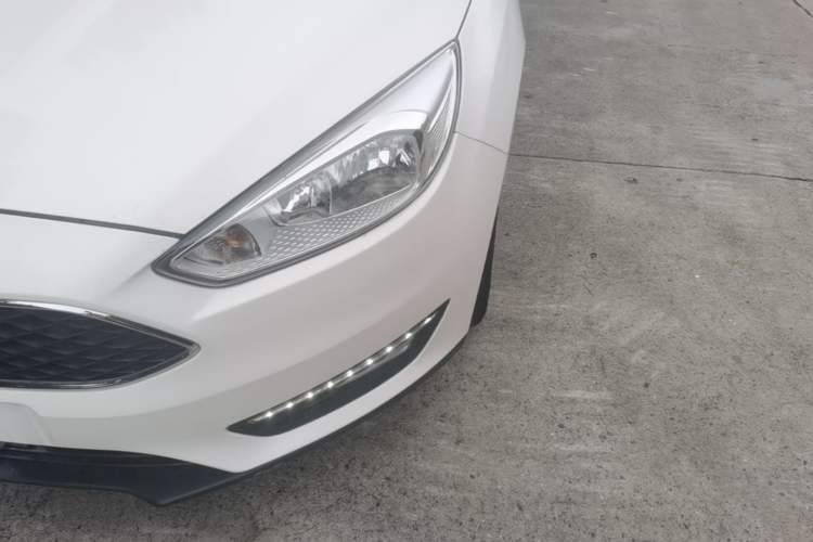 Used Ford Focus 2015 Hatchback EcoBoost 180 Automatic Elite Model Left Front Headlight