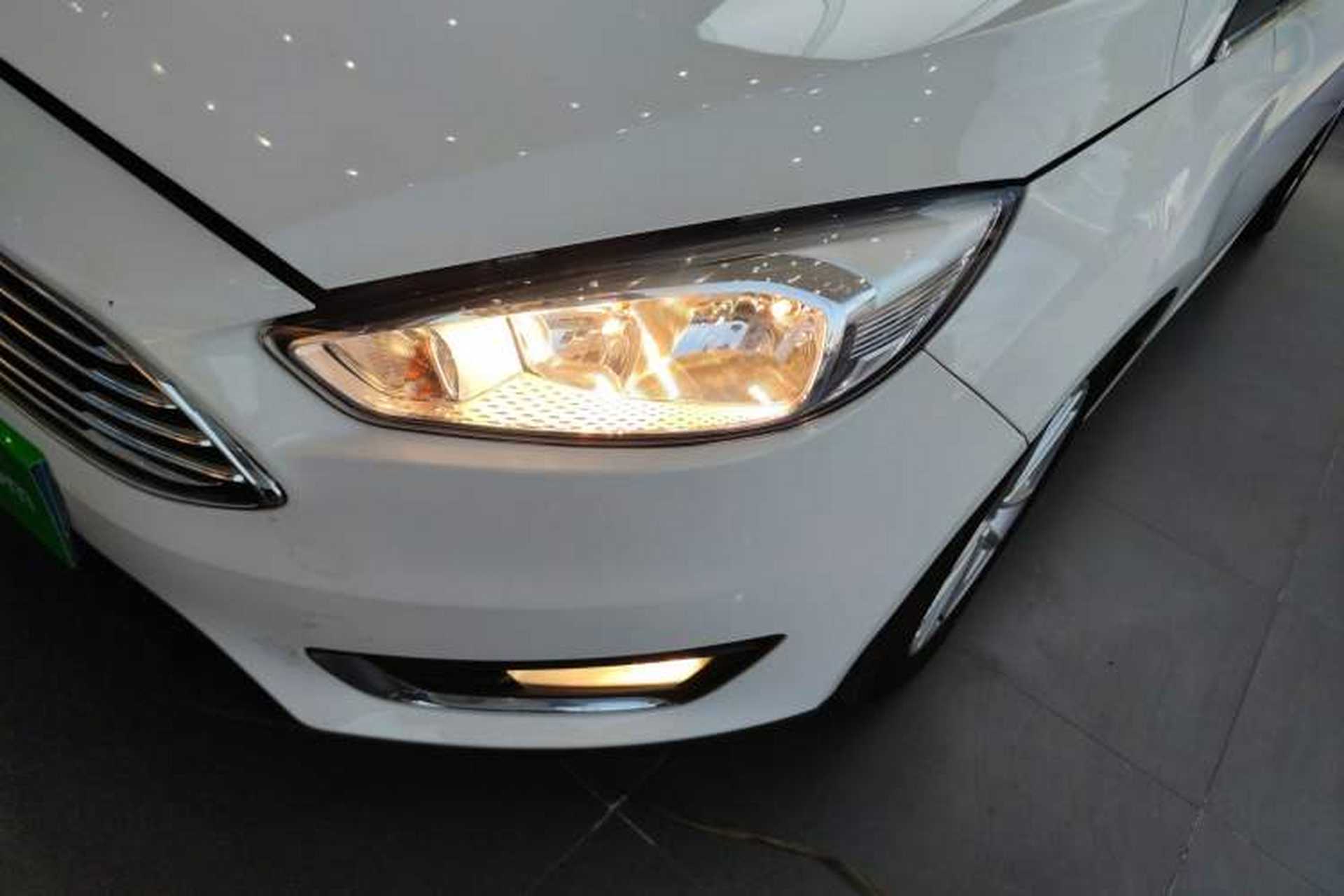 Used Ford Focus 2015 Sedan EcoBoost 180 Automatic Elite Model Left Front Headlight