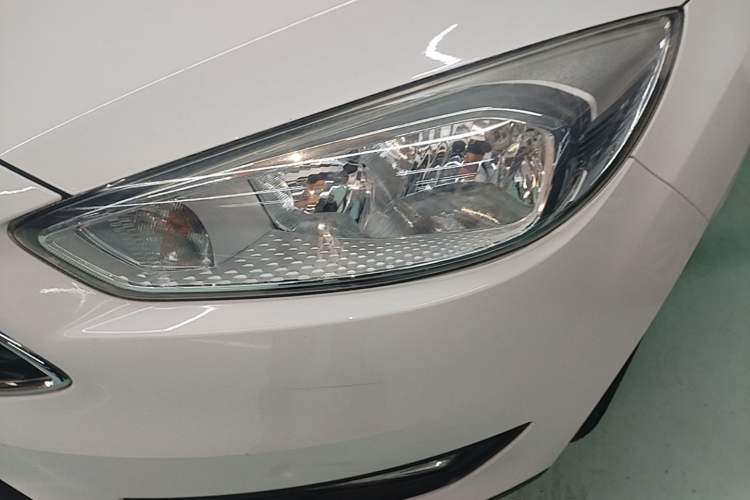 Used Ford Focus 2015 Hatchback 1.6L Automatic Comfort Model Left Front Headlight