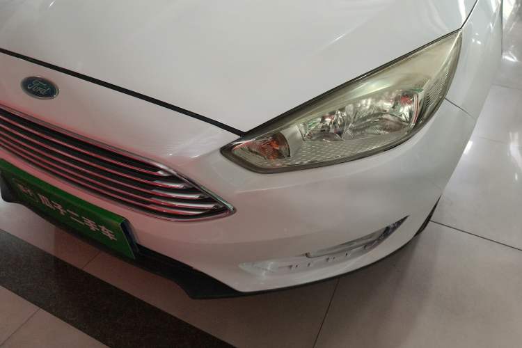 Used Ford Focus 2015 Sedan 1.6L Automatic Comfort Model Left Front Headlight