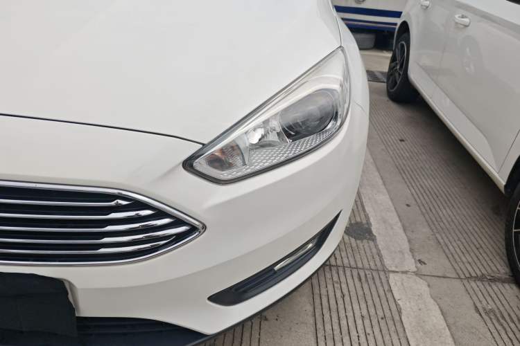 Used Ford Focus 2015 Sedan 1.6L Manual Comfort Model Left Front Headlight