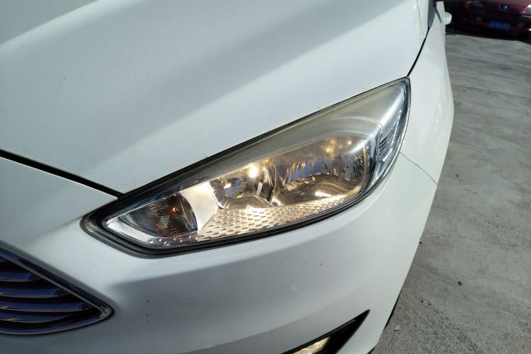 Used Ford Focus 2015 Sedan 1.6L Automatic Trend Model Left Front Headlight