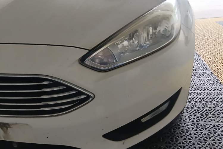 Used Ford Focus 2015 Sedan 1.6L Automatic Comfort Model Left Front Headlight