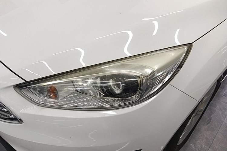 Used Ford Focus 2015 Sedan 1.6L Automatic Comfort Model Left Front Headlight
