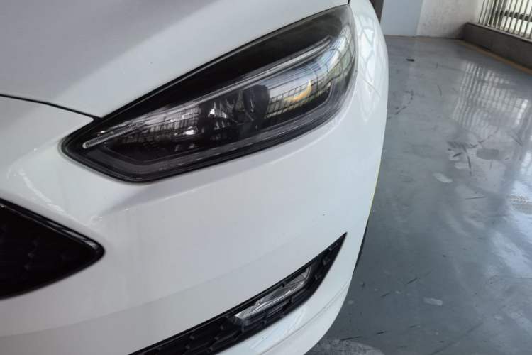 Used Ford Focus 2015 Hatchback EcoBoost 180 Automatic Sport Model Left Front Headlight