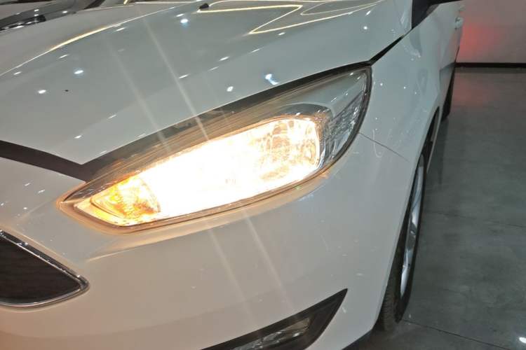 Used Ford Focus 2015 Hatchback 1.6L Automatic Comfort Model Left Front Headlight