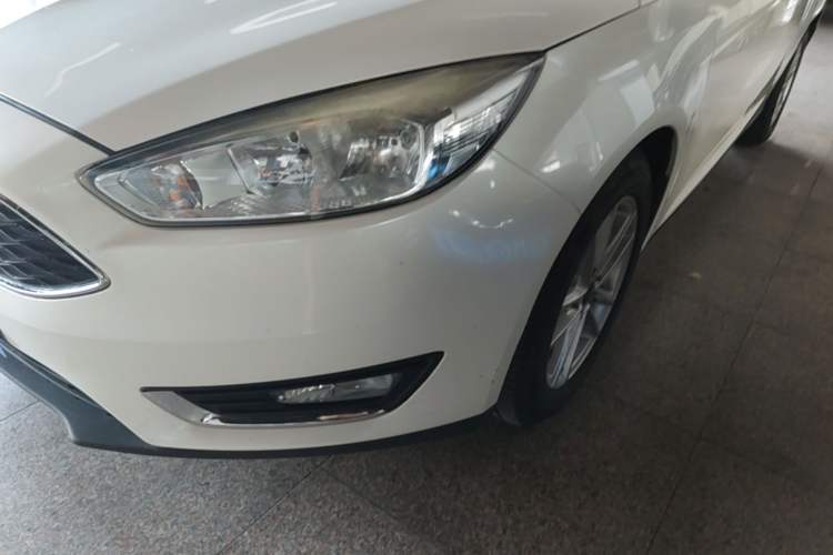 Used Ford Focus 2015 Hatchback 1.6L Automatic Fashion Edition Left Front Headlight