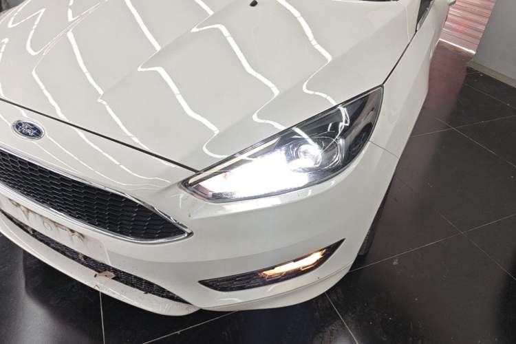 Used Ford Focus 2015 Hatchback EcoBoost 180 Automatic Sport Model Left Front Headlight