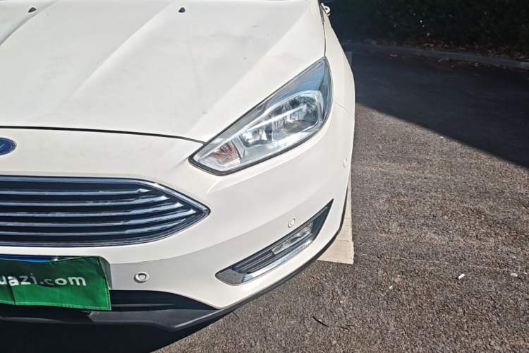 Used Ford Focus 2015 Sedan EcoBoost 180 Automatic Flagship Model Left Front Headlight