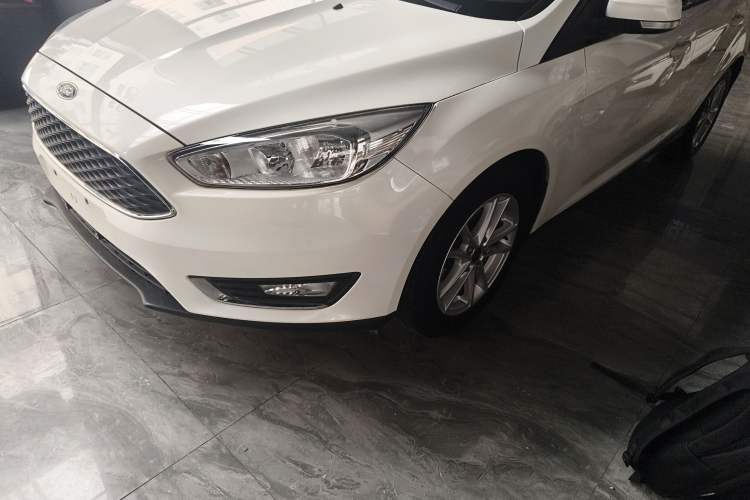 Used Ford Focus 2015 Hatchback 1.6L Automatic Fashion Edition Left Front Headlight