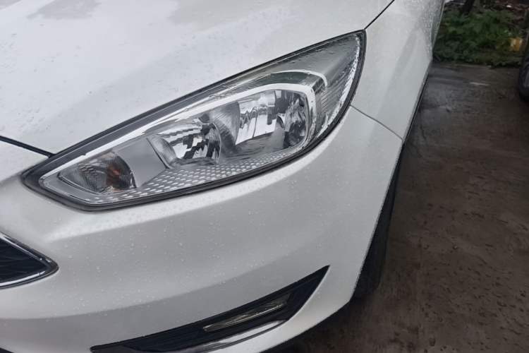 Used Ford Focus 2015 Hatchback EcoBoost 180 Automatic Elite Model Left Front Headlight