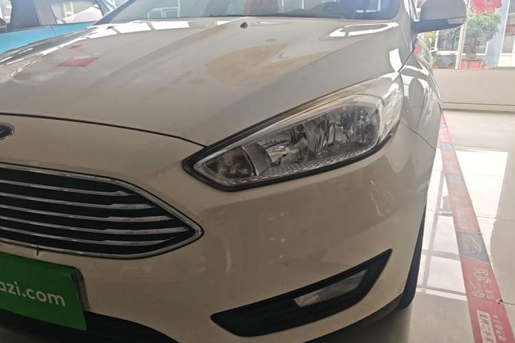 Used Ford Focus 2015 Sedan 1.6L Manual Comfort Model Left Front Headlight