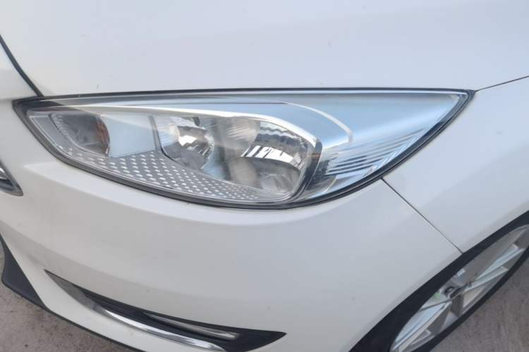 Used Ford Focus 2015 Sedan 1.6L Automatic Trend Model Left Front Headlight