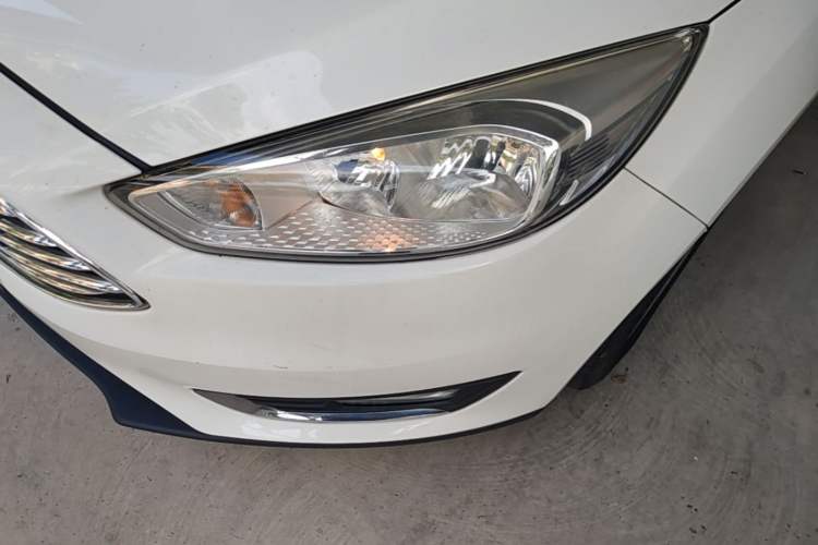Used Ford Focus 2015 Sedan EcoBoost 125 Automatic Supreme Style Edition Left Front Headlight