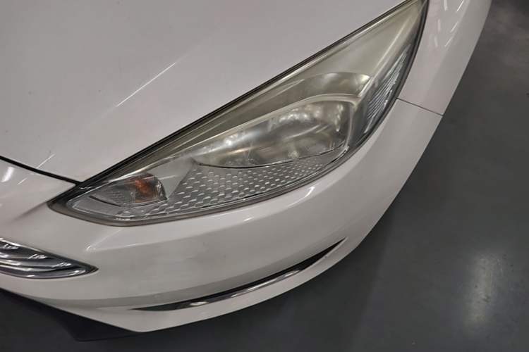 Used Ford Focus 2015 Sedan 1.6L Automatic Trend Model Left Front Headlight