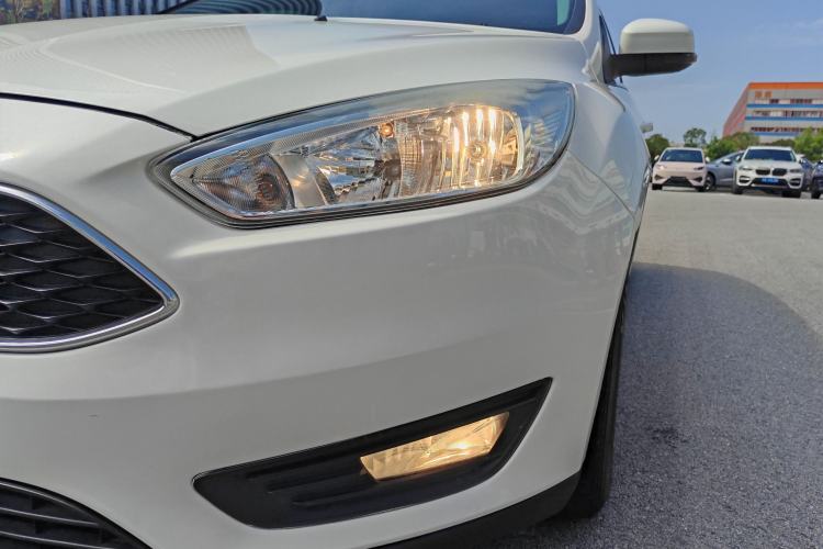 Used Ford Focus 2015 Hatchback 1.6L Automatic Comfort Model Left Front Headlight