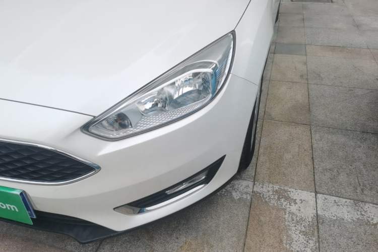 Used Ford Focus 2015 Hatchback EcoBoost 180 Automatic Elite Model Left Front Headlight