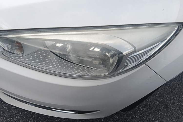Used Ford Focus 2015 Sedan 1.6L Automatic Trend Model Left Front Headlight