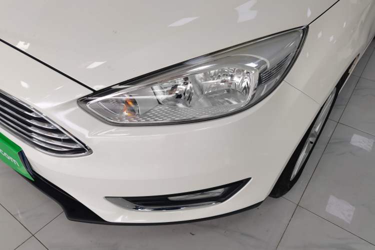 Used Ford Focus 2015 Sedan 1.6L Automatic Trend Model Left Front Headlight