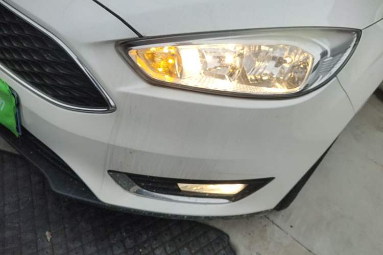 Used Ford Focus 2015 Hatchback EcoBoost 125 Automatic Supreme Style Edition Left Front Headlight