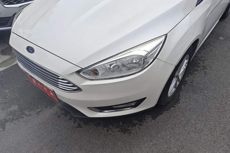 Used Ford Focus 2015 Sedan 1.6L Automatic Trend Model Left Front Headlight