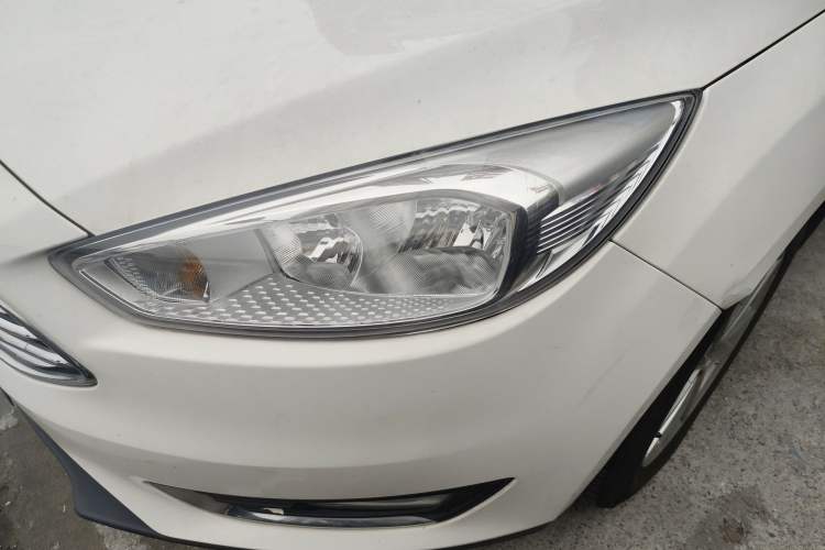 Used Ford Focus 2015 Sedan 1.6L Automatic Trend Model Left Front Headlight