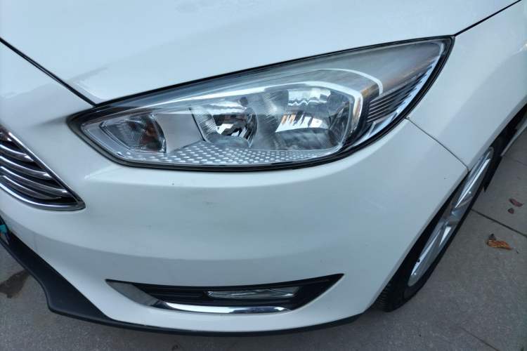 Used Ford Focus 2015 Sedan 1.6L Automatic Trend Model Left Front Headlight