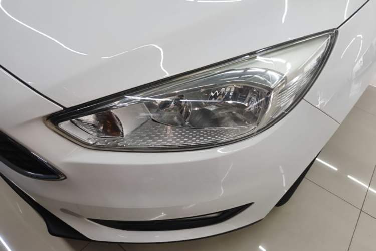 Used Ford Focus 2015 Hatchback 1.6L Automatic Comfort Model Left Front Headlight